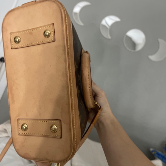 Louis Vuitton Alma BB - Picture 3 of 11